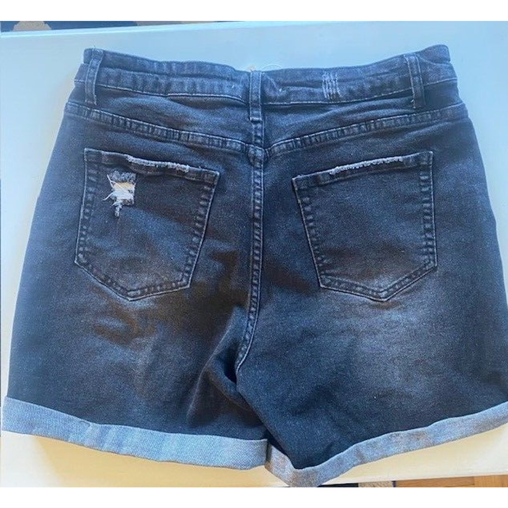 NEW Luvamia Womens Large Black Stretch Cuffed Denim Jean Shorts - Picture 2 of 5